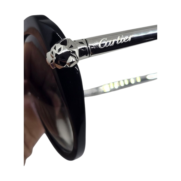 Sophisticated Black CARTIER Sunglasses - Picture 6 of 10
